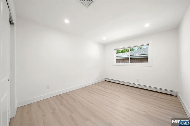 432 Oak Street, Ridgefield, NJ 07657