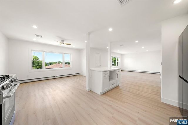 432 Oak Street, Ridgefield, NJ 07657
