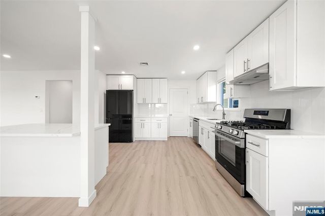 432 Oak Street, Ridgefield, NJ 07657