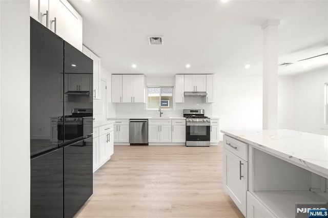 432 Oak Street, Ridgefield, NJ 07657