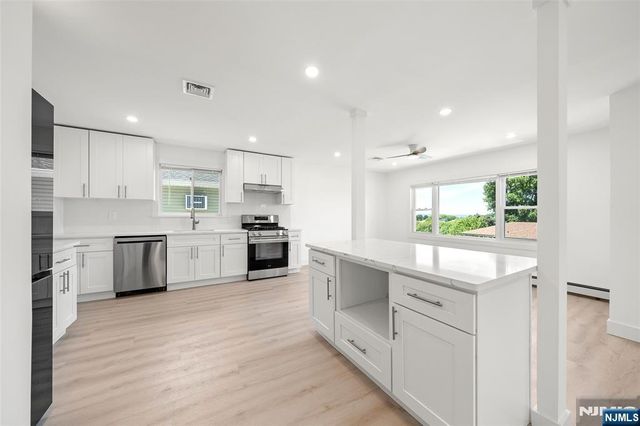 432 Oak Street, Ridgefield, NJ 07657