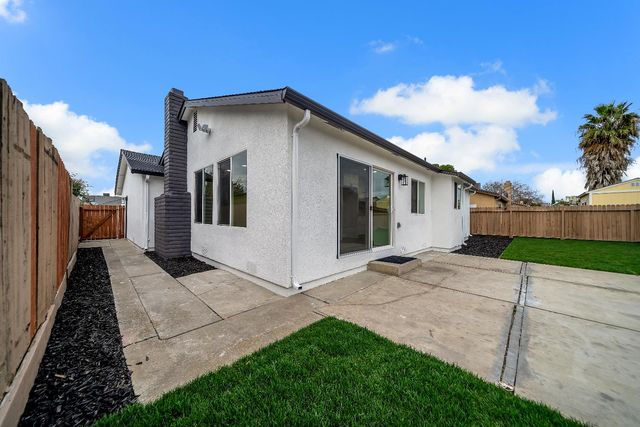 1800 Duncan Dr, Tracy, CA 95376
