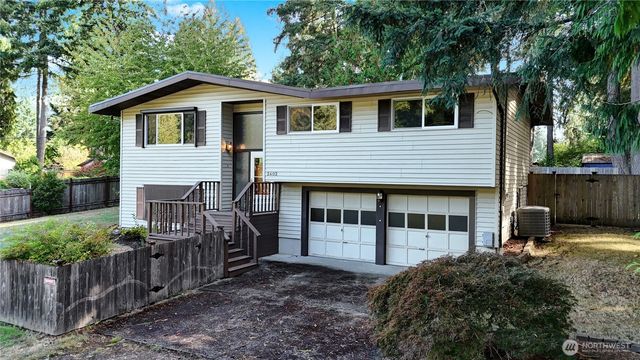 2402 Brentwood Street SE, Lacey, WA 98503