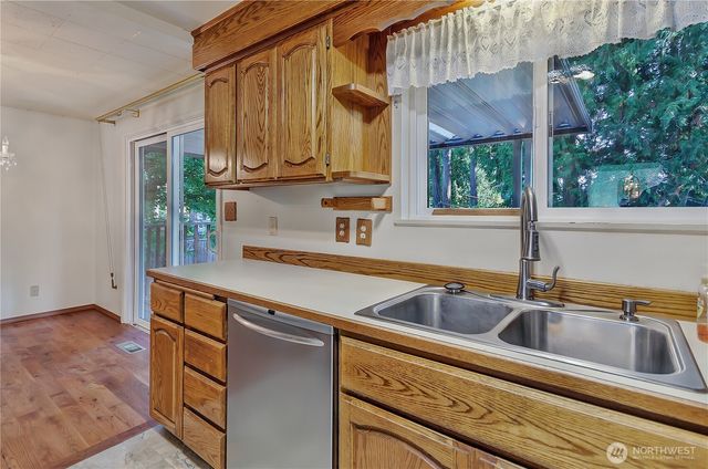 2402 Brentwood Street SE, Lacey, WA 98503