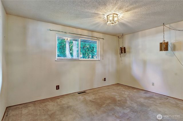 2402 Brentwood Street SE, Lacey, WA 98503