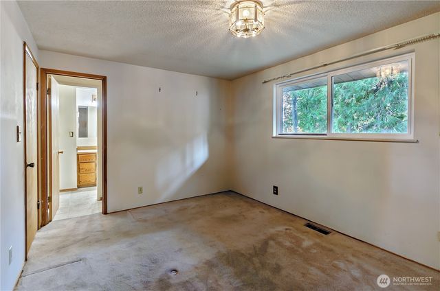 2402 Brentwood Street SE, Lacey, WA 98503