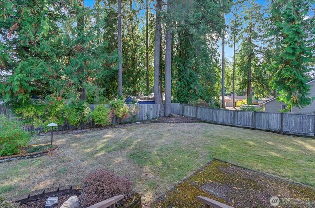2402 Brentwood Street SE, Lacey, WA 98503