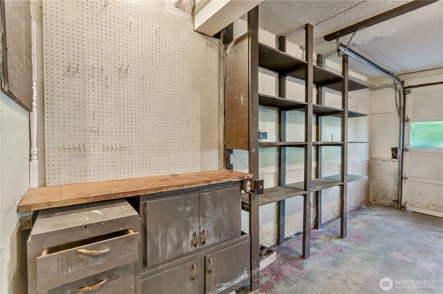 2402 Brentwood Street SE, Lacey, WA 98503