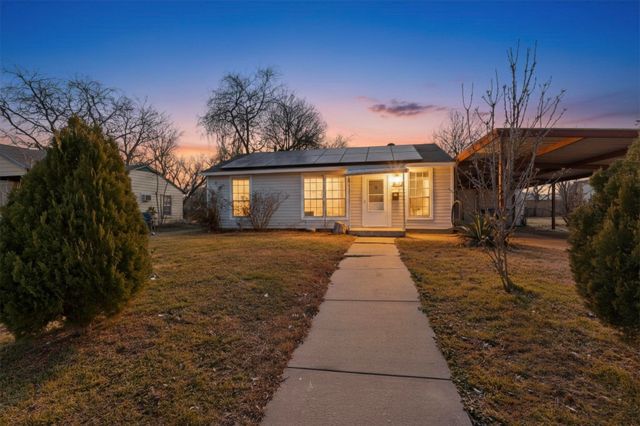 1704 Bell Avenue, Blue Mound, TX 76131