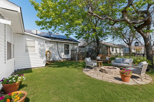 1704 Bell Avenue, Blue Mound, TX 76131