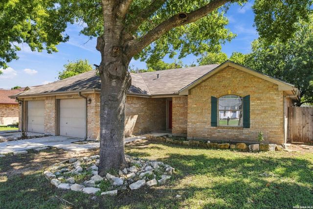 1320 SUMMERWOOD DR, New Braunfels, TX 78130