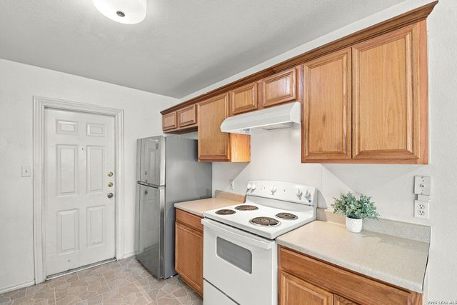 1320 SUMMERWOOD DR, New Braunfels, TX 78130