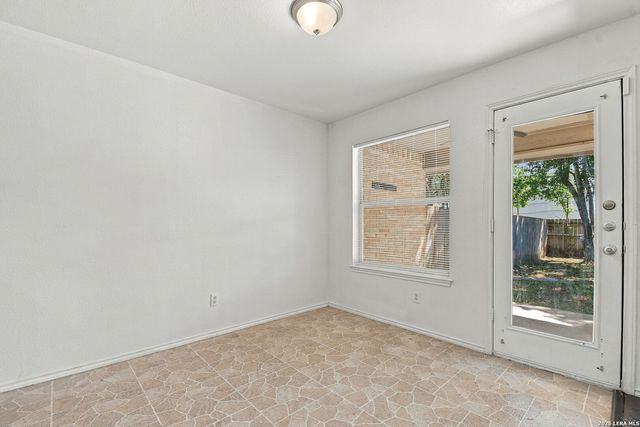 1320 SUMMERWOOD DR, New Braunfels, TX 78130