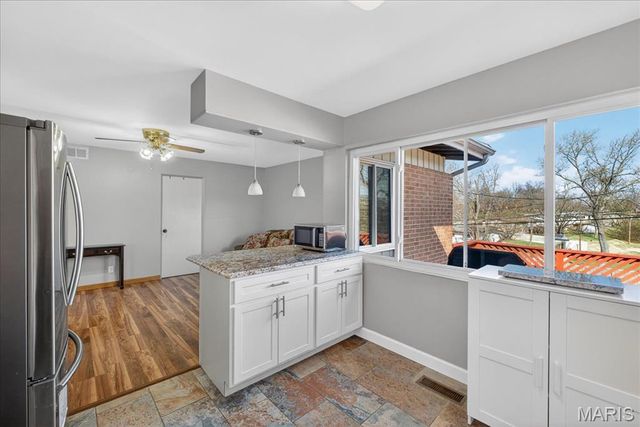 6 Nassau Circle, Creve Coeur, MO 63146