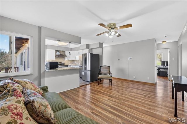 6 Nassau Circle, Creve Coeur, MO 63146