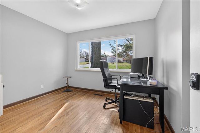 6 Nassau Circle, Creve Coeur, MO 63146