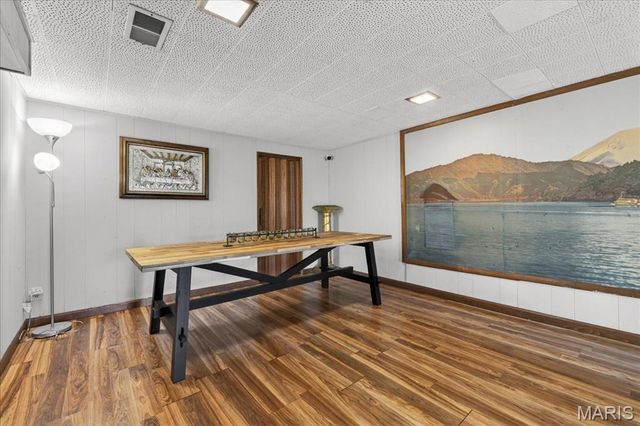 6 Nassau Circle, Creve Coeur, MO 63146