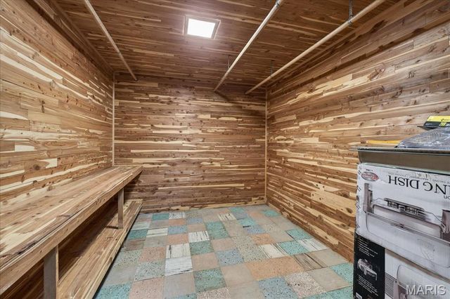 6 Nassau Circle, Creve Coeur, MO 63146