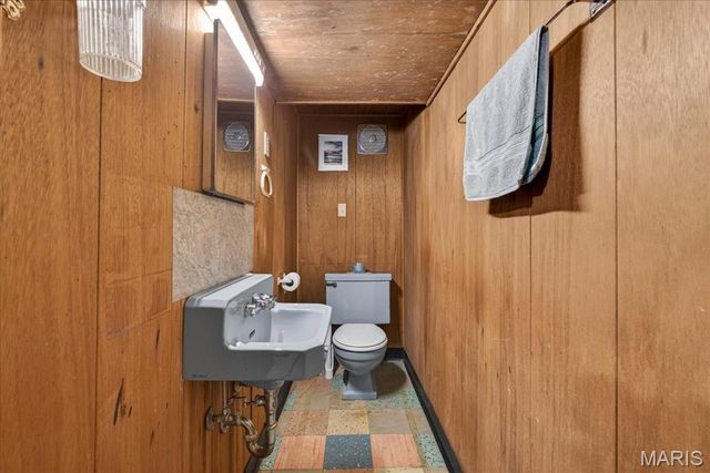 6 Nassau Circle, Creve Coeur, MO 63146