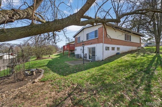 6 Nassau Circle, Creve Coeur, MO 63146