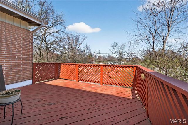 6 Nassau Circle, Creve Coeur, MO 63146