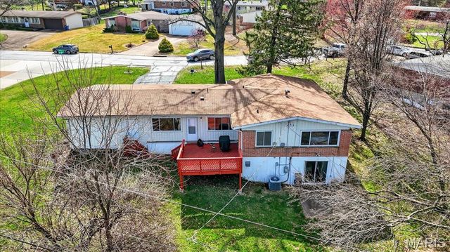 6 Nassau Circle, Creve Coeur, MO 63146