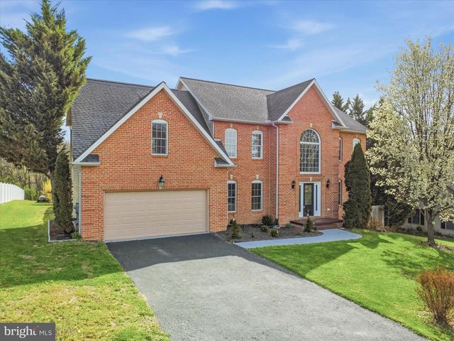 7980 GOLF VISTA DRIVE, Greencastle, PA 17225