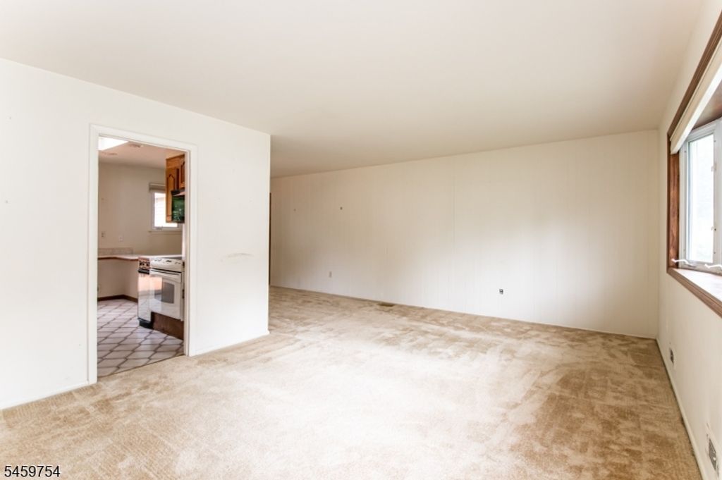 28 Overlook Dr, Jefferson Twp., NJ 07438 — photo 4