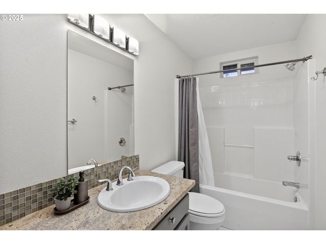 8047 Se 134TH Dr, Portland, OR 97236