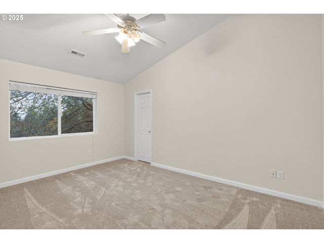 8047 Se 134TH Dr, Portland, OR 97236