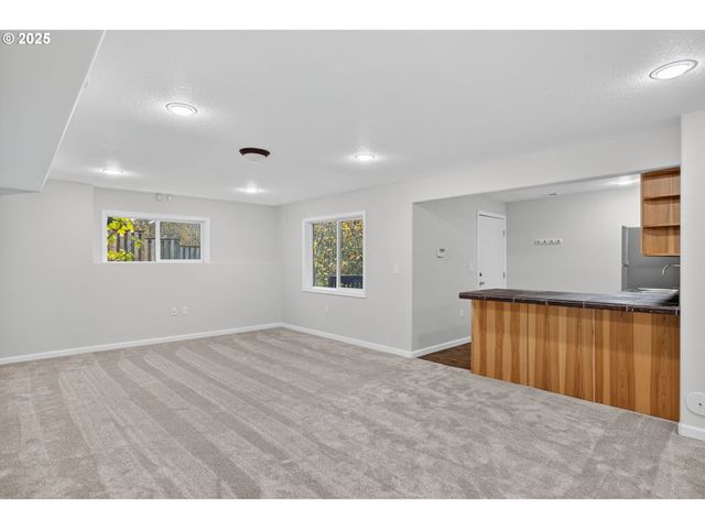 8047 Se 134TH Dr, Portland, OR 97236