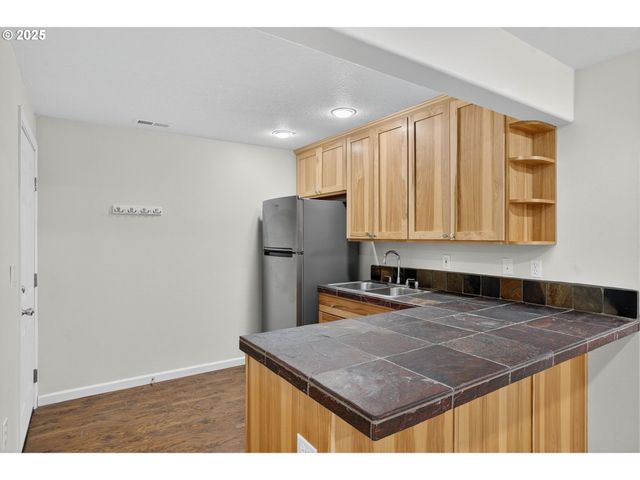 8047 Se 134TH Dr, Portland, OR 97236