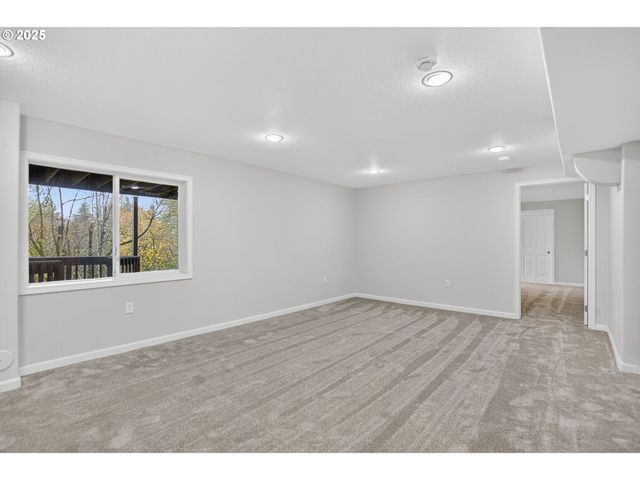 8047 Se 134TH Dr, Portland, OR 97236