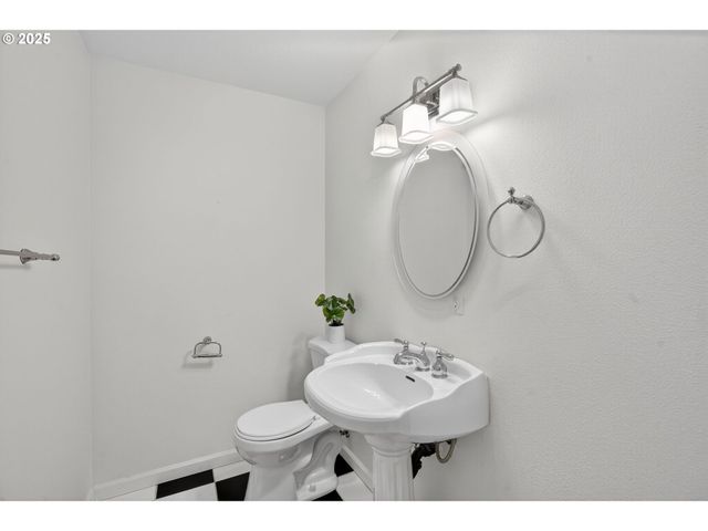 8047 Se 134TH Dr, Portland, OR 97236