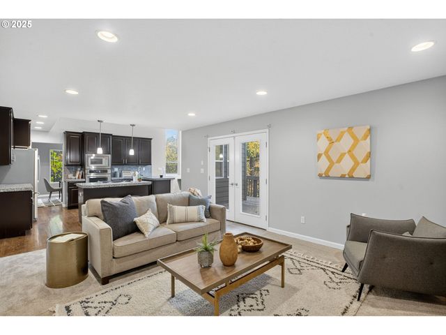 8047 Se 134TH Dr, Portland, OR 97236