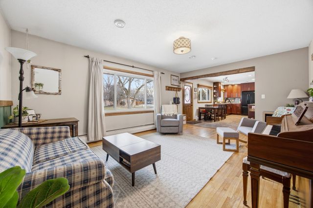 90 25th Avenue N, Fargo, ND 58102