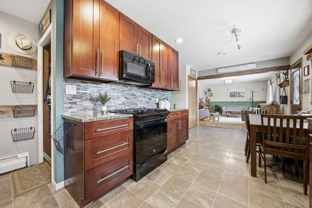 90 25th Avenue N, Fargo, ND 58102