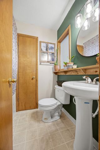 90 25th Avenue N, Fargo, ND 58102