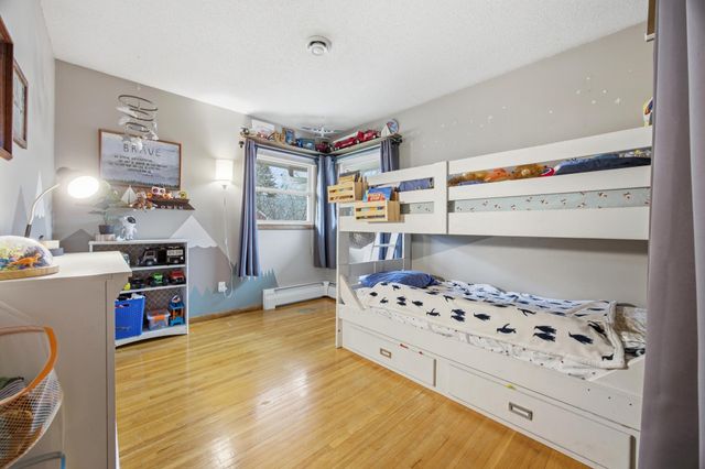90 25th Avenue N, Fargo, ND 58102