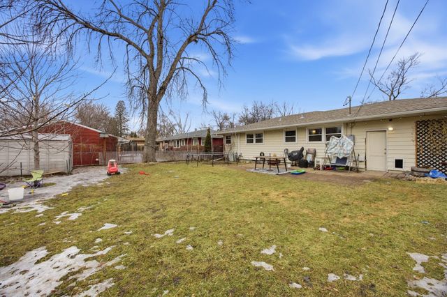 90 25th Avenue N, Fargo, ND 58102