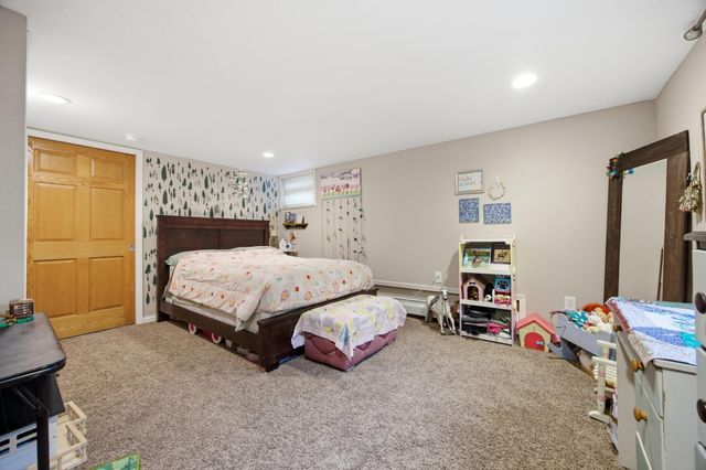 90 25th Avenue N, Fargo, ND 58102
