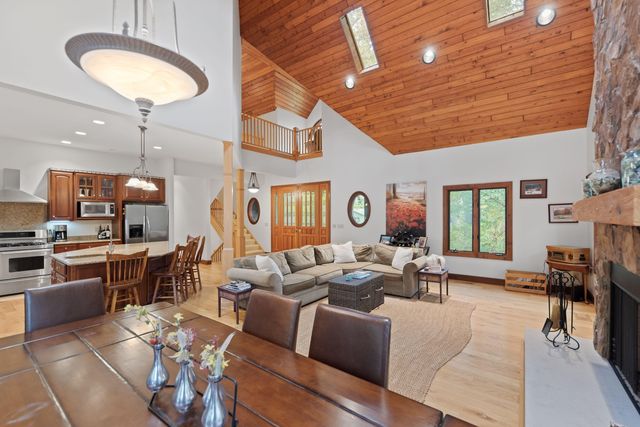 11515 Riviera Drive, New Buffalo, MI 49117