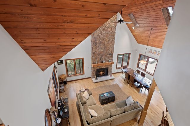 11515 Riviera Drive, New Buffalo, MI 49117