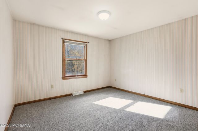 1045 Farmingdale Road, Jackson, NJ 08527