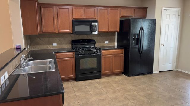 357 Nottingham LOOP, Kyle, TX 78640