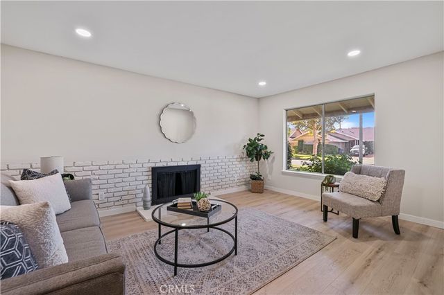 19615 Cedarcreek, Canyon Country, CA 91351