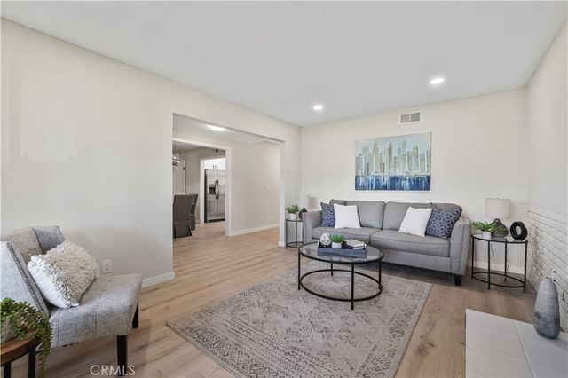 19615 Cedarcreek, Canyon Country, CA 91351