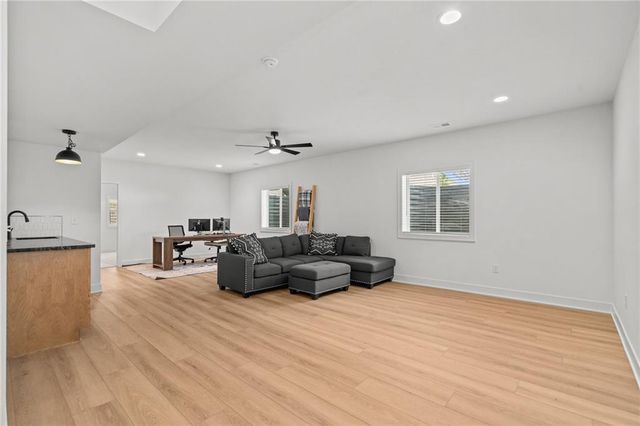 11808 E 231st Street, Peculiar, MO 64078