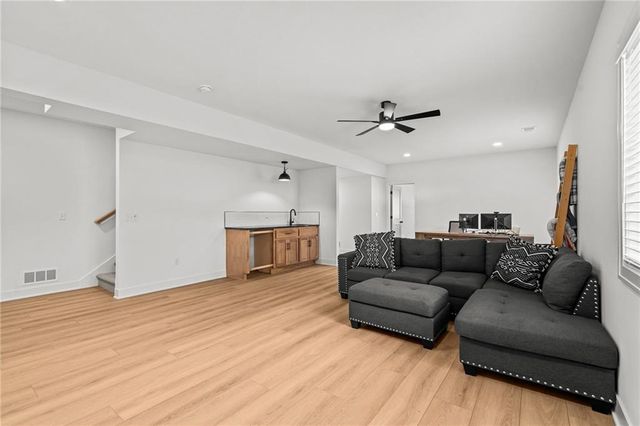 11808 E 231st Street, Peculiar, MO 64078