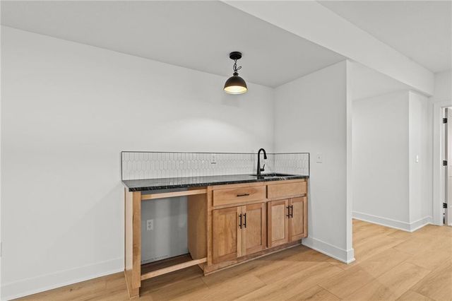 11808 E 231st Street, Peculiar, MO 64078